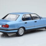 BMW 7. Sērija E32 730i Zils MCG 1:18