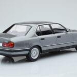 BMW 7. Sērija E32 740i Sudraba MCG 1:18