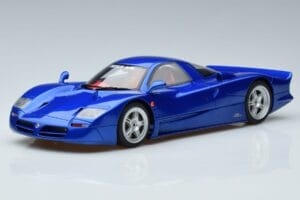 Nissan R390 GT1 Ceļa Versija Kupeja GT Spirit 1:18