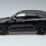 Volkswagen Volkswagen Touareg CR Melns FAW 1:18 1:18 Metāls