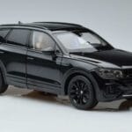 Volkswagen Volkswagen Touareg CR Melns FAW 1:18 1:18 Metāls