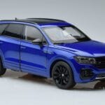 Volkswagen Volkswagen Touareg CR Zils FAW 1:18 1:18 Metāls