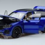 Volkswagen Volkswagen Touareg CR Zils FAW 1:18 1:18 Metāls