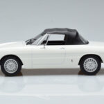 Alfa Romeo 2000 Spider Balts Norev 1:18 - image 3 of 7