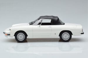 Alfa Romeo 2000 Spider Balts Norev 1:18 187882 Metāls — attēls 3 no 7