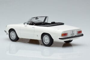 Alfa Romeo 2000 Spider Balts Norev 1:18 187882 Metāls — attēls 6 no 7
