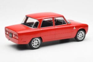 Alfa Romeo Giulia Nuova Super Sarkans Custom Wheels MCG 1:18 MCG18333 Metāls — attēls 2 no 6