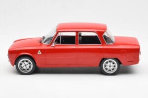 Alfa Romeo Giulia Nuova Super Sarkans Custom Wheels MCG 1:18 MCG18333 Metāls — attēls 3 no 6