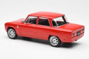 Alfa Romeo Giulia Nuova Super Sarkans Custom Wheels MCG 1:18 MCG18333 Metāls — attēls 5 no 6