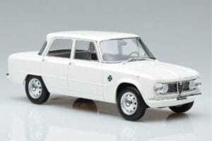 Alfa Romeo Giulia Ti Super Norev 1:18 187970 Metāls — attēls 4 no 6
