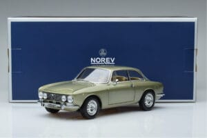 Alfa Romeo GTV 2000 Zaļš Ierobežots Izlaidums Norev 1:18 187913 Metāls — attēls 7 no 7