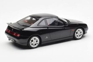 Alfa Romeo GTV V6 916 Melns Otto 1:18 OT1057 Sveķi — attēls 2 no 6