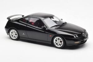 Alfa Romeo GTV V6 916 Melns Otto 1:18 OT1057 Sveķi — attēls 4 no 6