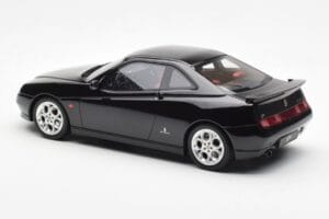 Alfa Romeo GTV V6 916 Melns Otto 1:18 OT1057 Sveķi — attēls 5 no 6