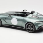 Aston Martin V12 Speedster Zaļš Metallic GT Spirit 1:18 - image 5 of 6
