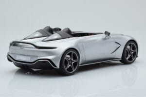 Aston Martin V12 Speedster Sudrabs GT Spirit 1:18 GT430 Sveķi — attēls 2 no 6