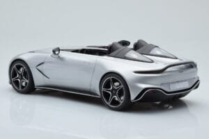 Aston Martin V12 Speedster Sudrabs GT Spirit 1:18 GT430 Sveķi — attēls 5 no 6