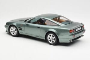 Aston Martin V8 Vantage Zaļš GT Spirit 1:18 GT345 Sveķi — attēls 5 no 6