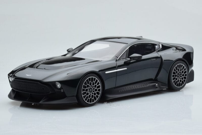 Aston Martin Victor Melns GT Spirit 1:18