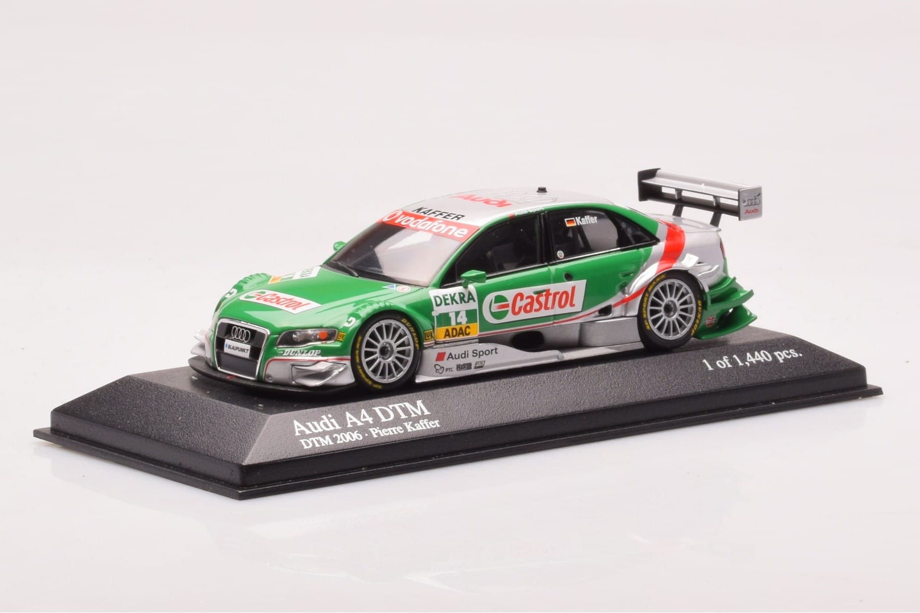 Audi A4 B7 DTM Team Phoenix #14 F. Kaffer DTM 2006 Minichamps 1:43 400061514 Metāls — attēls 2 no 4