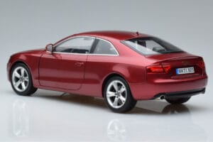 Audi A5 B8 Granātsarkans Norev 1:18 188352 Metāls — attēls 6 no 7