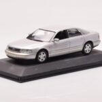 Audi A8 D2 Sudrabs Zaļa Svītra Minichamps 1:43 - image 2 of 4