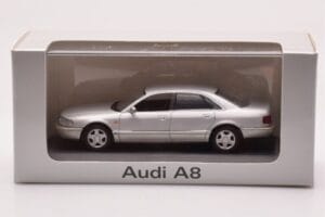 Audi A8 D2 Sudrabs Zaļa Svītra Minichamps 1:43 AUDI-264455 Metāls — attēls 4 no 4