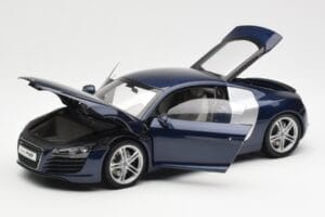 Audi R8 4.2 FSI V8 Zils Kyosho 1:18 09213BL Metāls — attēls 2 no 8