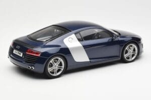 Audi R8 4.2 FSI V8 Zils Kyosho 1:18 09213BL Metāls — attēls 3 no 8