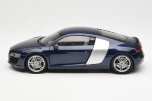 Audi R8 4.2 FSI V8 Zils Kyosho 1:18 09213BL Metāls — attēls 4 no 8