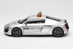 Audi R8 5.2 DTM Safety Car 2010 Kyosho 1:18 09216DTM Metāls — attēls 4 no 8