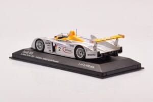 Audi R8 Infineon #2 L. Aiello / R. Capello / Pescatori 2nd Place 24 Hours of Le Mans 2001 Minichamps 1:43 400011202 Metāls — attēls 3 no 4