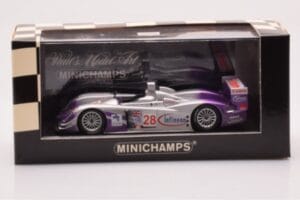 Audi R8 LMP900 #28 F. Biela / P. Kaffer / A. McNish 12 Hours of Sebring Winner 2004 Minichamps 1:43 4000412328 Metāls — attēls 4 no 4