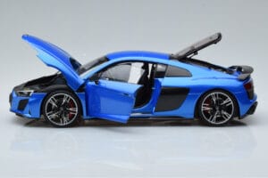 Audi R8 Performance Zils Kengfai 1:18 VAKF-0355 Metāls — attēls 4 no 10