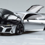 Audi R8 Performance Sudrabs Kengfai 1:18 - image 2 of 10