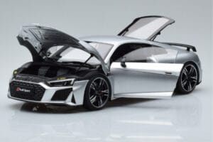 Audi R8 Performance Sudrabs Kengfai 1:18 VAKF-0354 Metāls — attēls 2 no 10