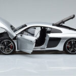 Audi R8 Performance Sudrabs Kengfai 1:18 - image 4 of 10