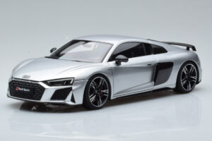 Audi R8 Performance Sudrabs Kengfai 1:18