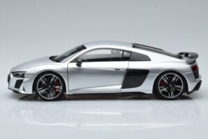 Audi R8 Performance Sudrabs Kengfai 1:18 VAKF-0354 Metāls — attēls 5 no 10