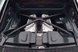 Audi R8 Performance Sudrabs Kengfai 1:18 VAKF-0354 Metāls — attēls 9 no 10