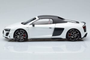 Audi R8 Spyder Performance Balts Kengfai 1:18 VAKF-0351 Metāls — attēls 4 no 11