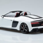 Audi R8 Spyder Performance Balts Kengfai 1:18 - image 8 of 11