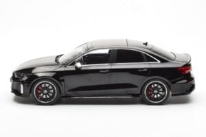 Audi RS3 8Y Sedan Melns MCG 1:18 MCG18450 Metāls — attēls 3 no 6