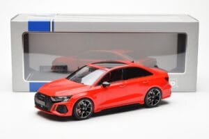 Audi RS3 8Y Sedan Sarkans MCG 1:18 MCG18451 Metāls — attēls 6 no 6