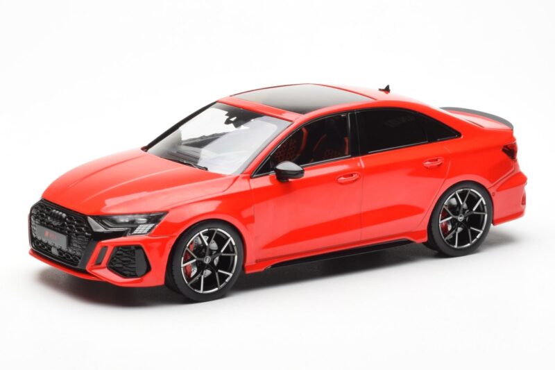 Audi RS3 8Y Sedan Sarkans MCG 1:18