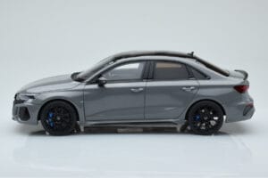 Audi RS3 8Y Sedan Performance Edition Pelēks GT Spirit 1:18 GT885 Sveķi — attēls 3 no 6