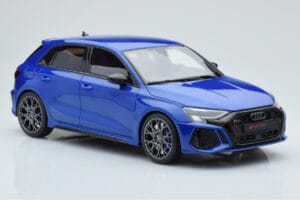 Audi RS3 8Y Sportback Performance Edition Nagaro Zils GT Spirit 1:18 GT884 Sveķi — attēls 3 no 5
