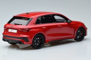 Audi RS3 8Y Sportback Sarkans GT Spirit 1:18 GT378 Sveķi — attēls 2 no 6