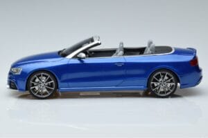 Audi RS5 B8 Kabriolets Zils GT Spirit 1:18 ZM053 Sveķi — attēls 3 no 6