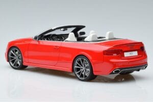 Audi RS5 B8 Kabriolets Sarkans GT Spirit 1:18 GT724 Sveķi — attēls 4 no 5